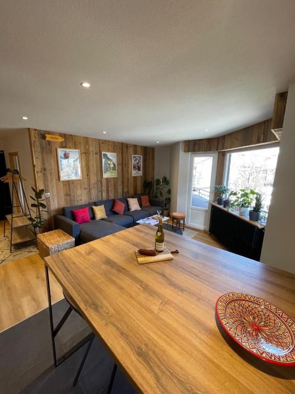 BlackWood Lodge - 1