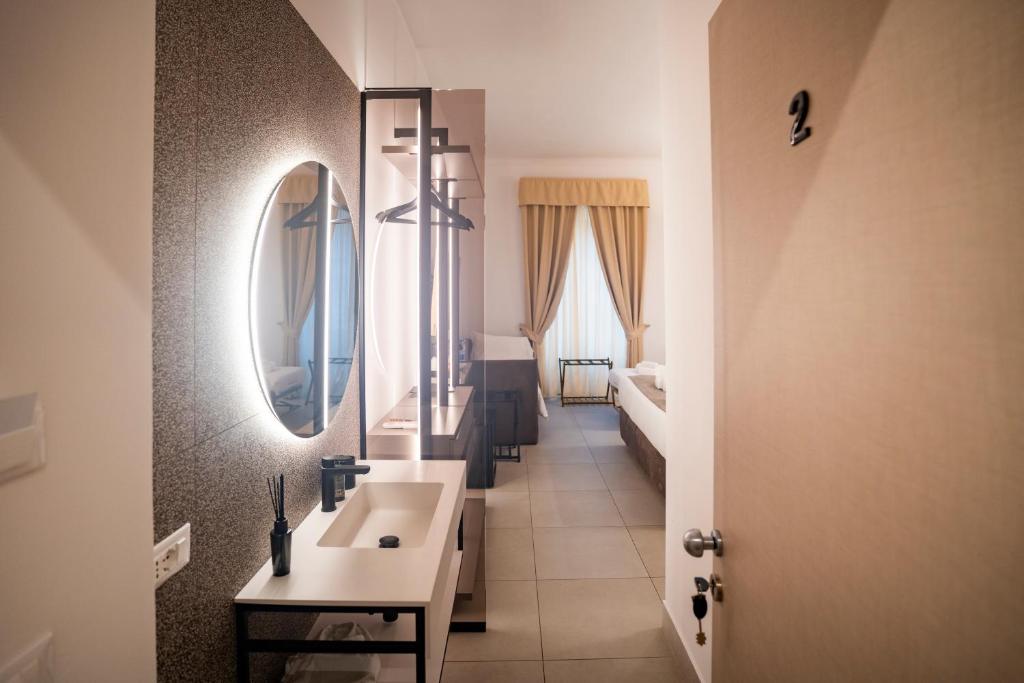 Cicerone's Luxury Suites - 5