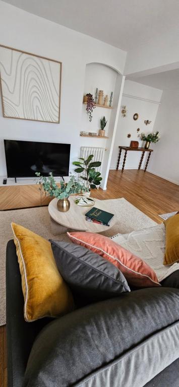 Appartement centre ville, 3 chambres, refait à neuf - 2