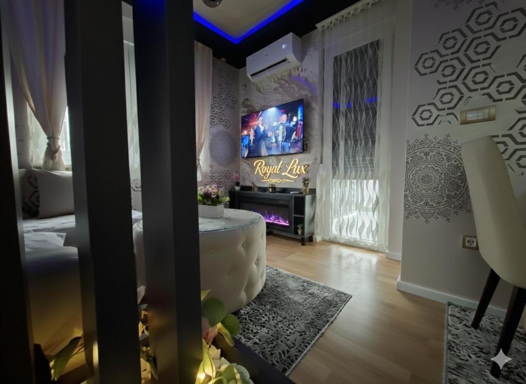 Royal Lux - 1