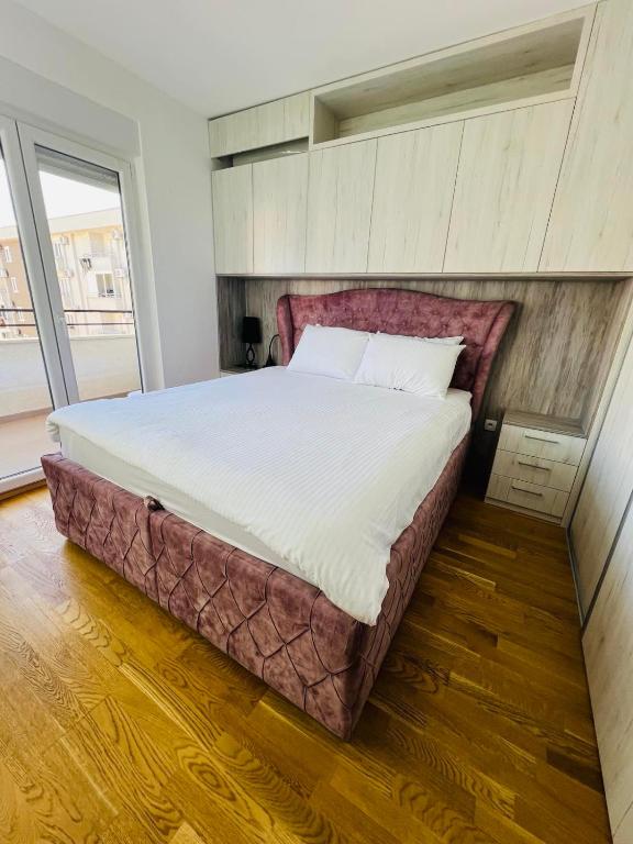 Royal Stay Podgorica - Princess Apartment - 3