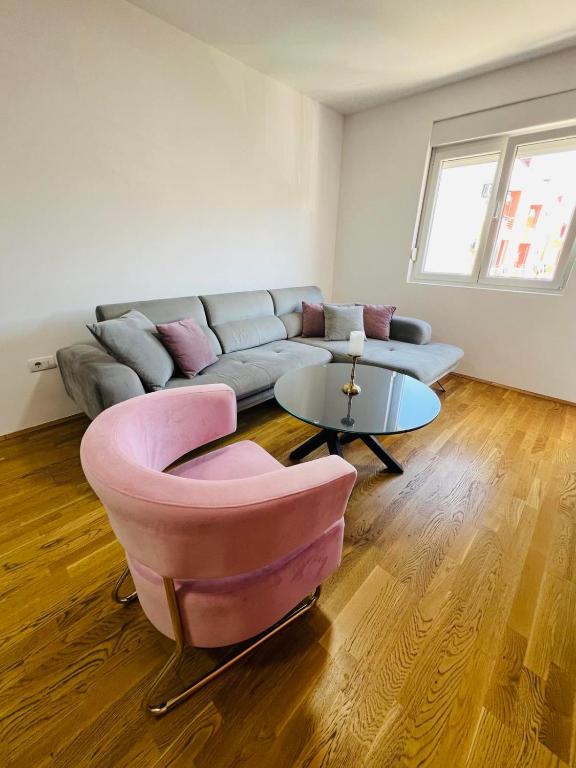 Royal Stay Podgorica - Princess Apartment - 2