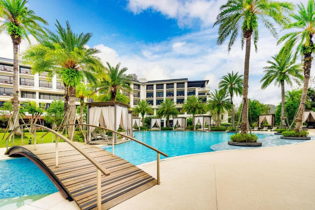 スイミングプール