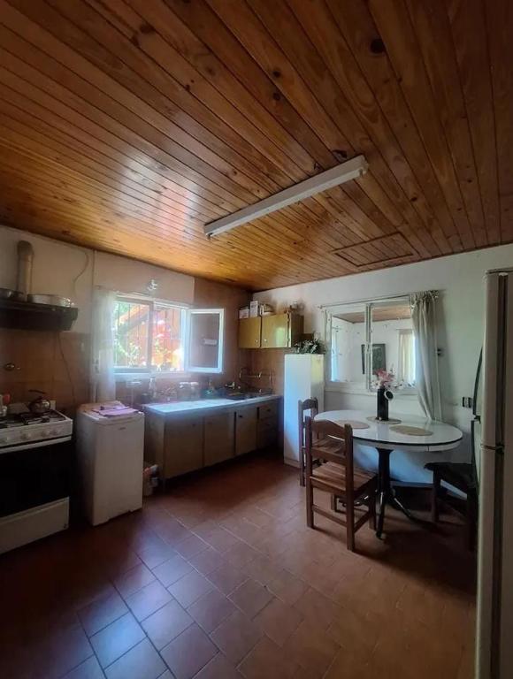 Casa amplia cerca del centro Con jardin parrilla y parking - 2