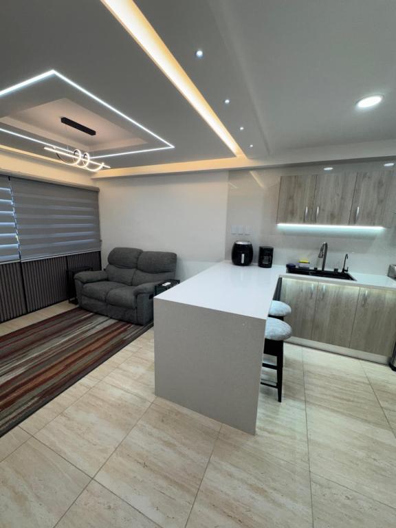 Los Marcano APT3 - 5