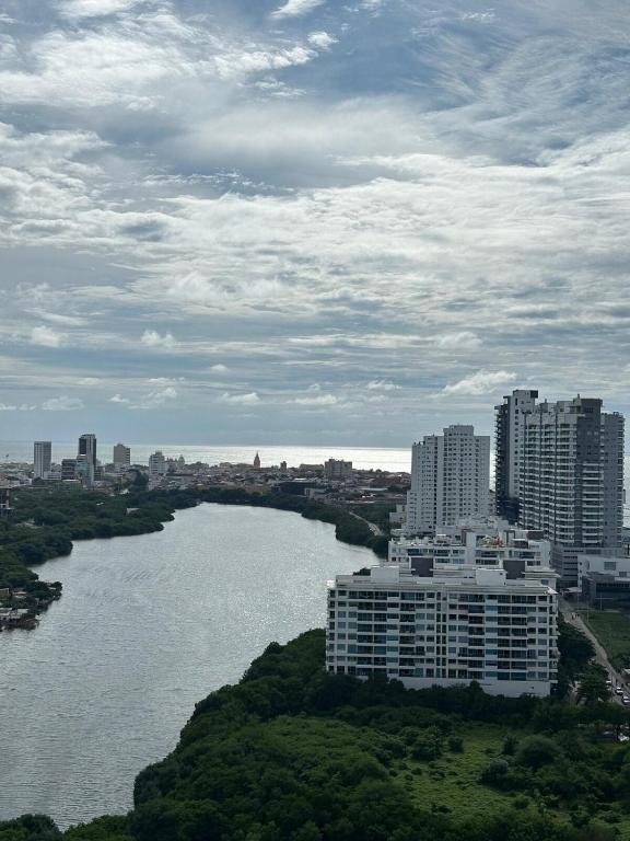 Espectacular apartamento vista al centro y al Mar - 1