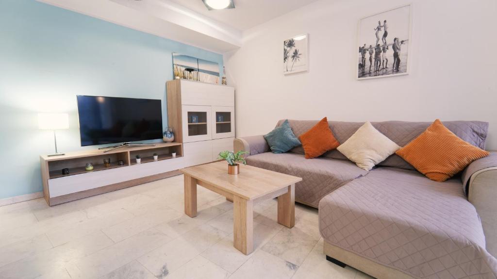 SeaHomes Vacations - Sabanell Dreamplace apt with PKG - 3
