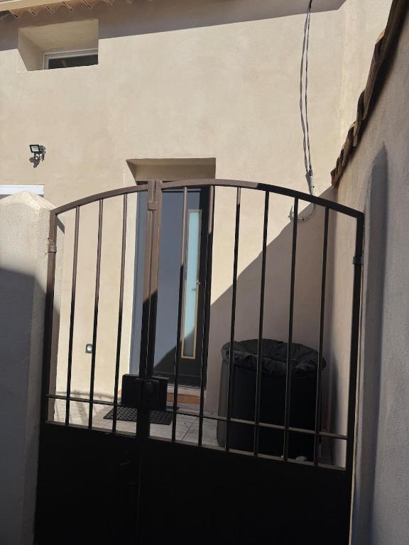 Ideal Cyclistes Km0 Ventoux RDC cour parking - 3