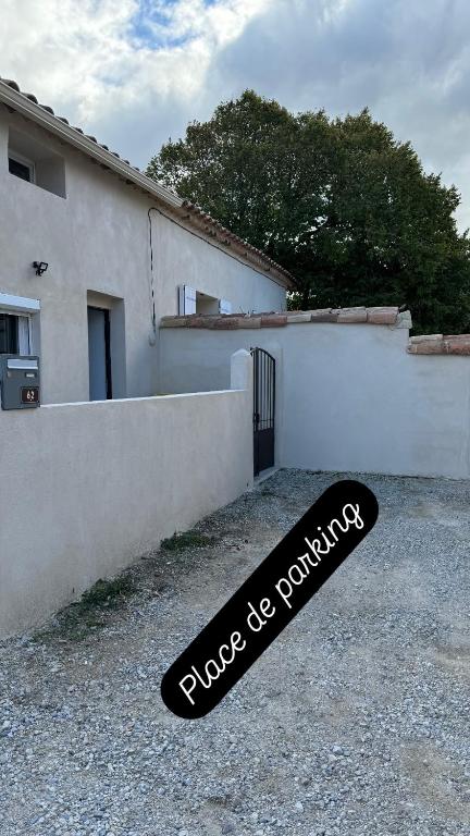Ideal Cyclistes Km0 Ventoux RDC cour parking - 4