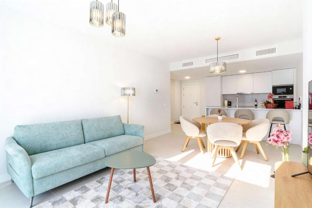 Bayside Luxury Steps from the Beach-Stylish apartment near beach pool & shops - 2