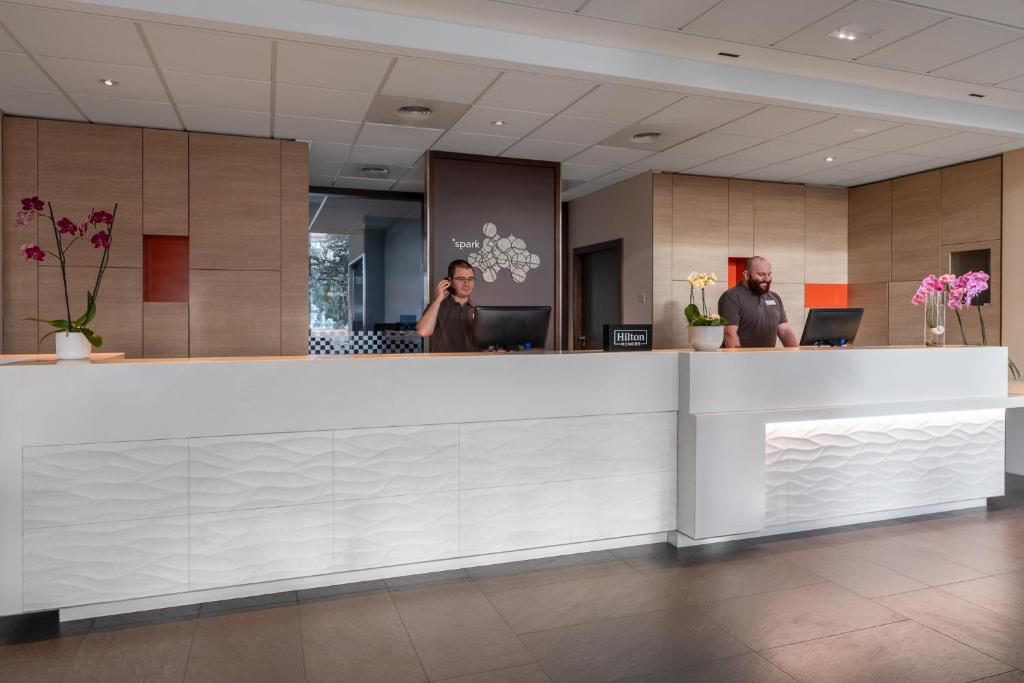 フロント・ロビー