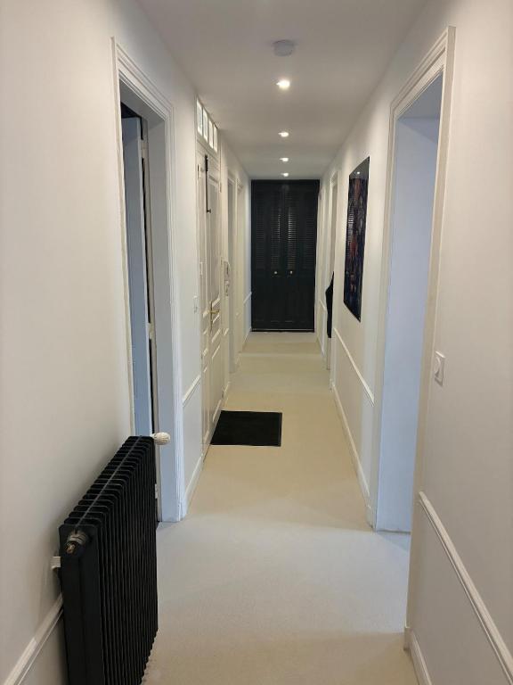 Beautiful 2 bedroom apartment - prime location - 4