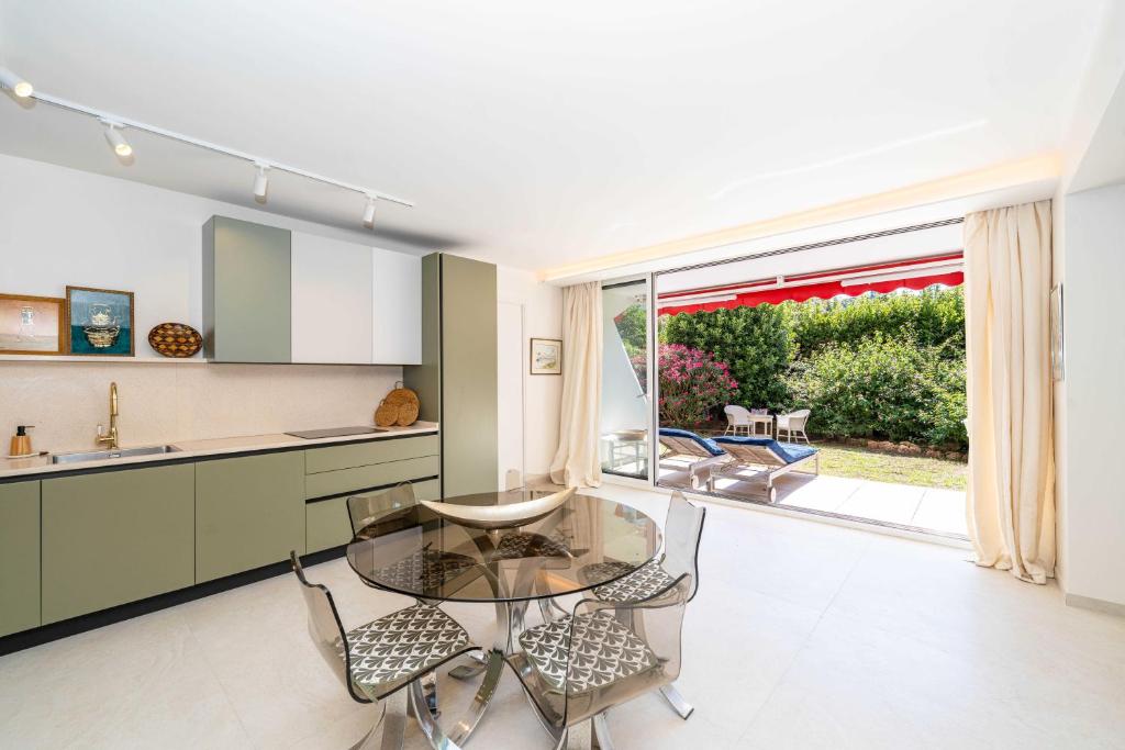 Charming apartment- AC -3BR-6P- Cannes キッチン