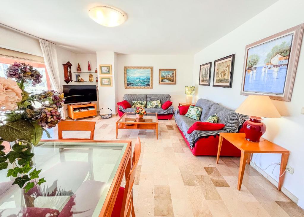 Spacious Two Bedroom Apartment in Marbella Centre - 4