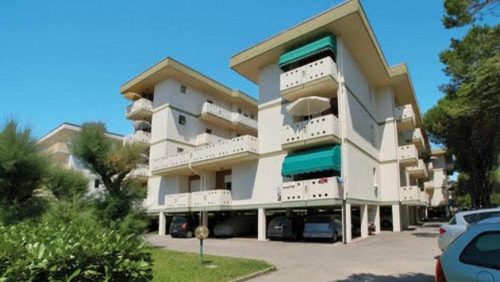 Comfy flat by the beach - 1