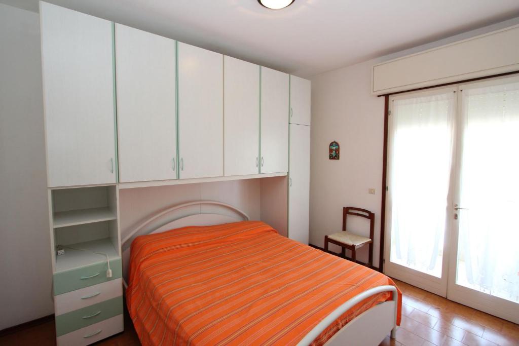 Comfy flat by the beach - 2
