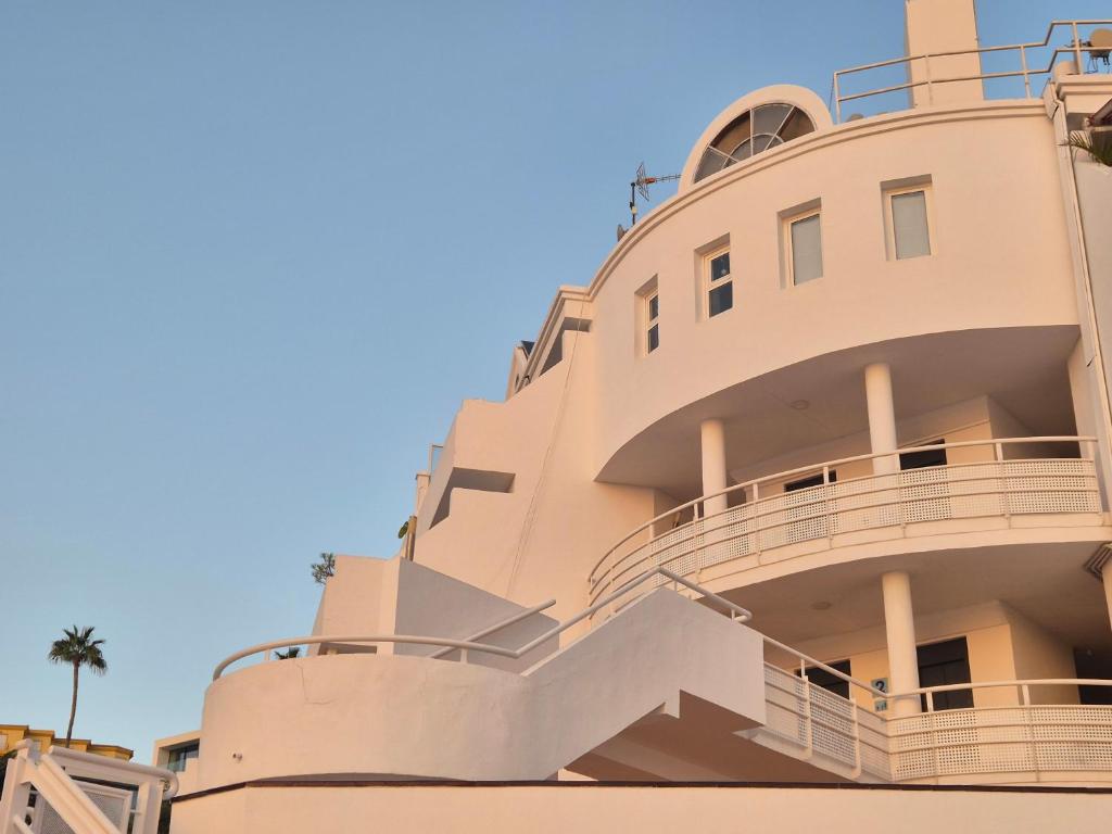 Modern new sea view apartment in Costa Adeje - 1