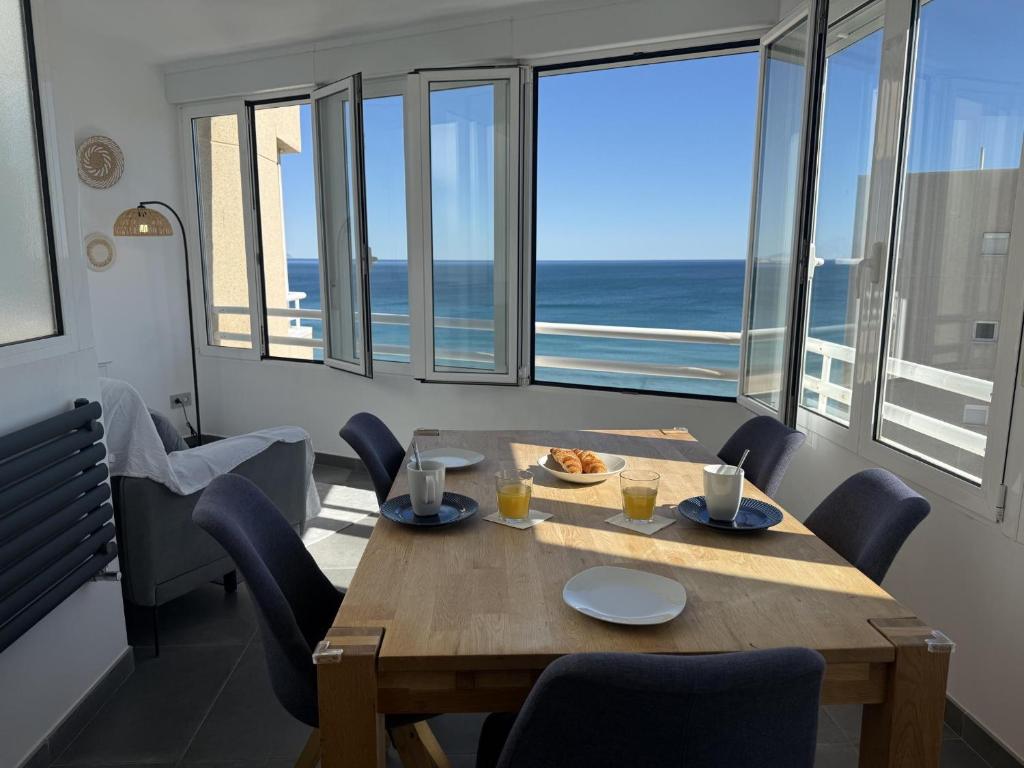 Urbanova primera línea 2 hab con piscina y vistas al mar by Turihome - 1