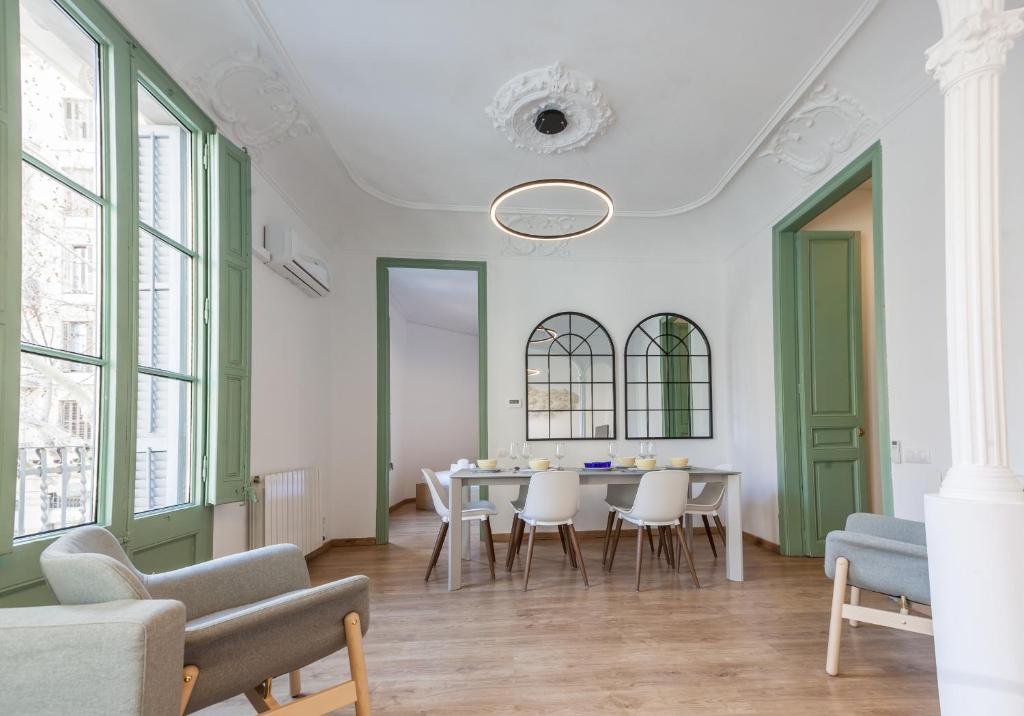 Modernist Apartment 2 - 5