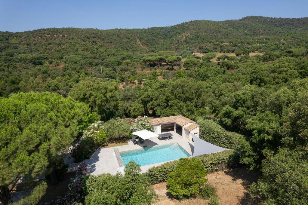 Villa With Pool House Near Sainte-Maxime - 1