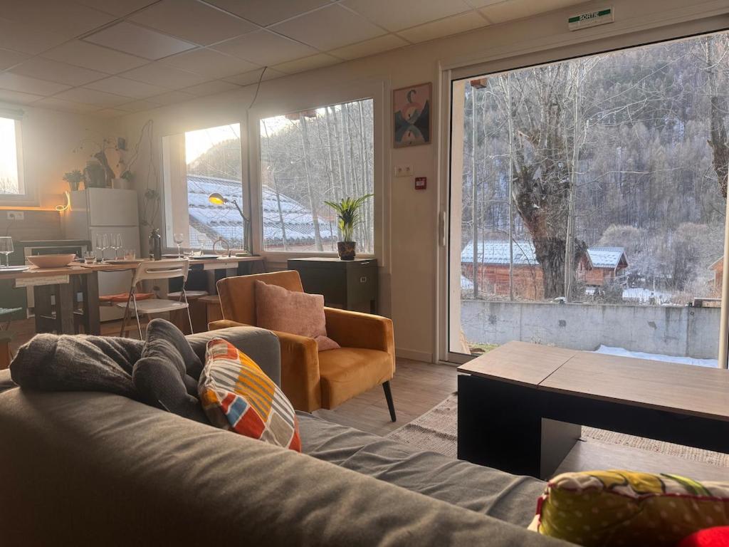 Large Family cosy Apartment Near Slopes with 3 Parking Spaces - 1