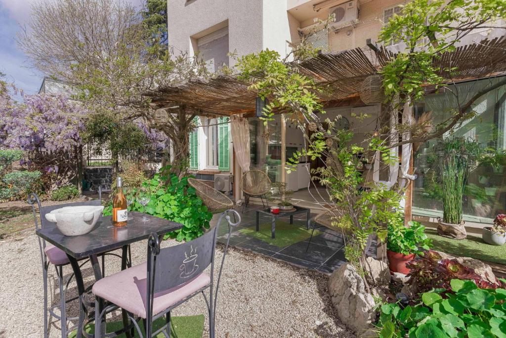 La Maison Fleurie by Halldis - 1