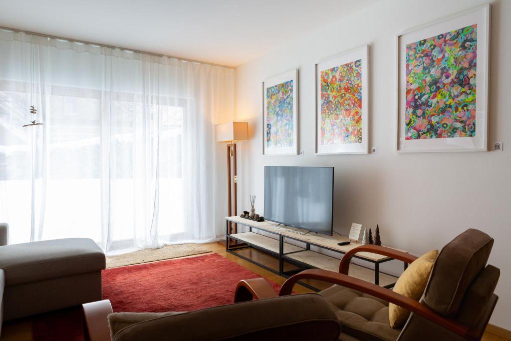 Chesa Altrova Alpine Apartment - 5