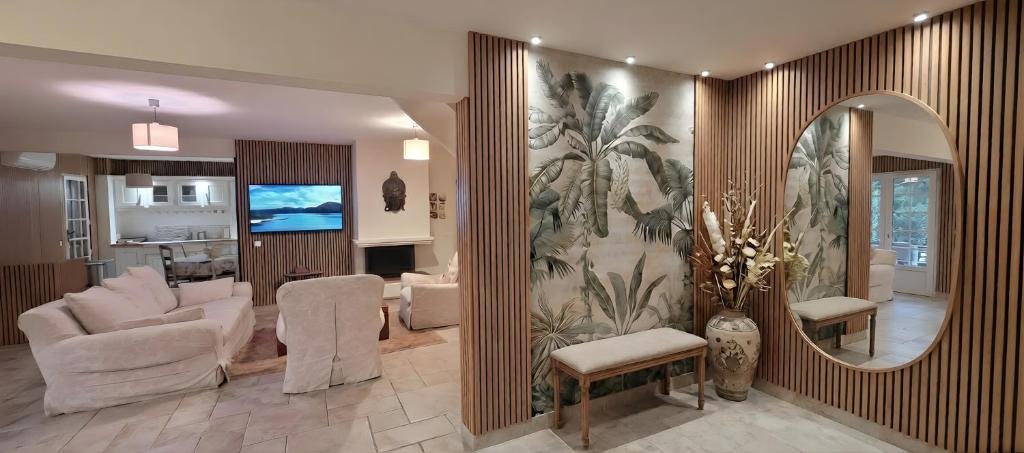 Villa Olimp in Super Cannes with sea view - 2
