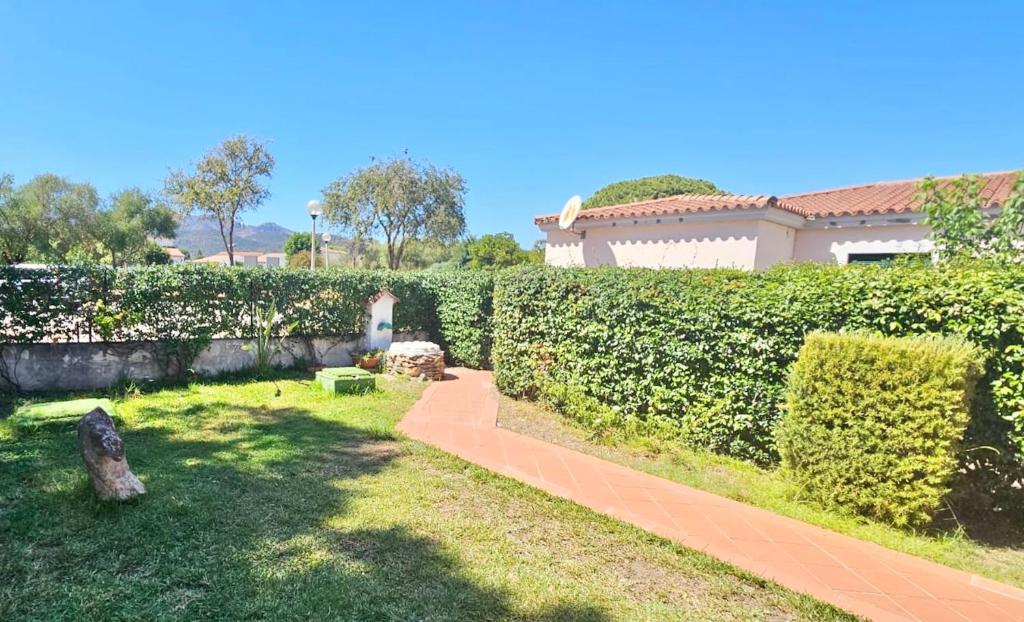 ISS Travel, Casa Lucky in San Teodoro just 500 mt from La Cinta beach - 4
