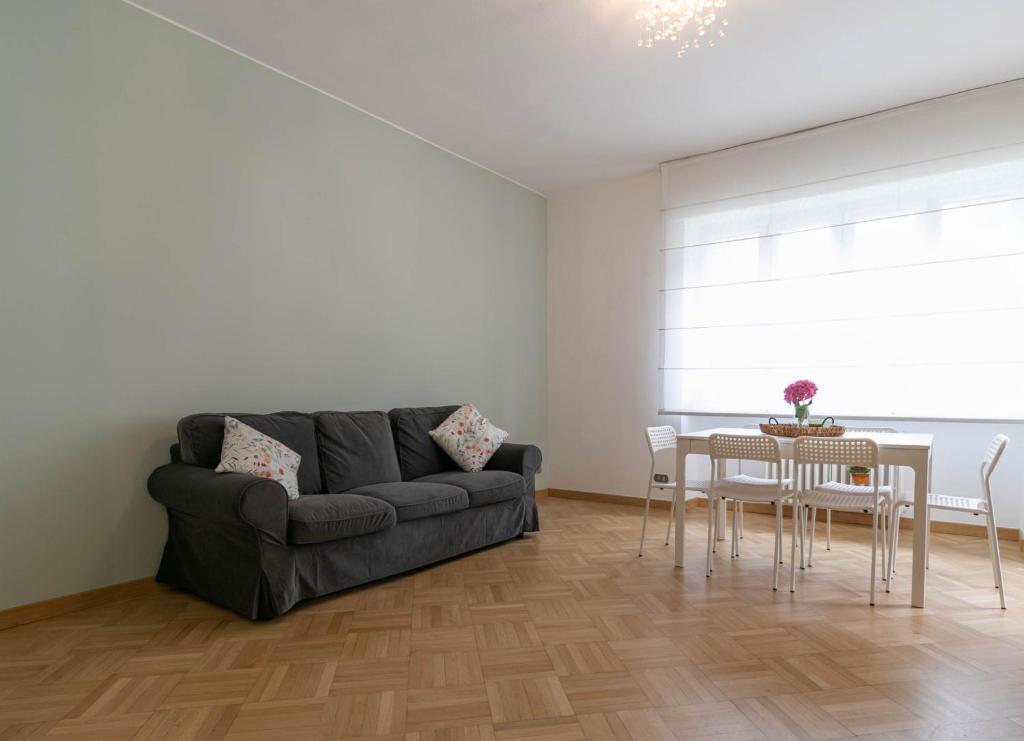 Turati Family Apartment Balcone e posto auto - 4