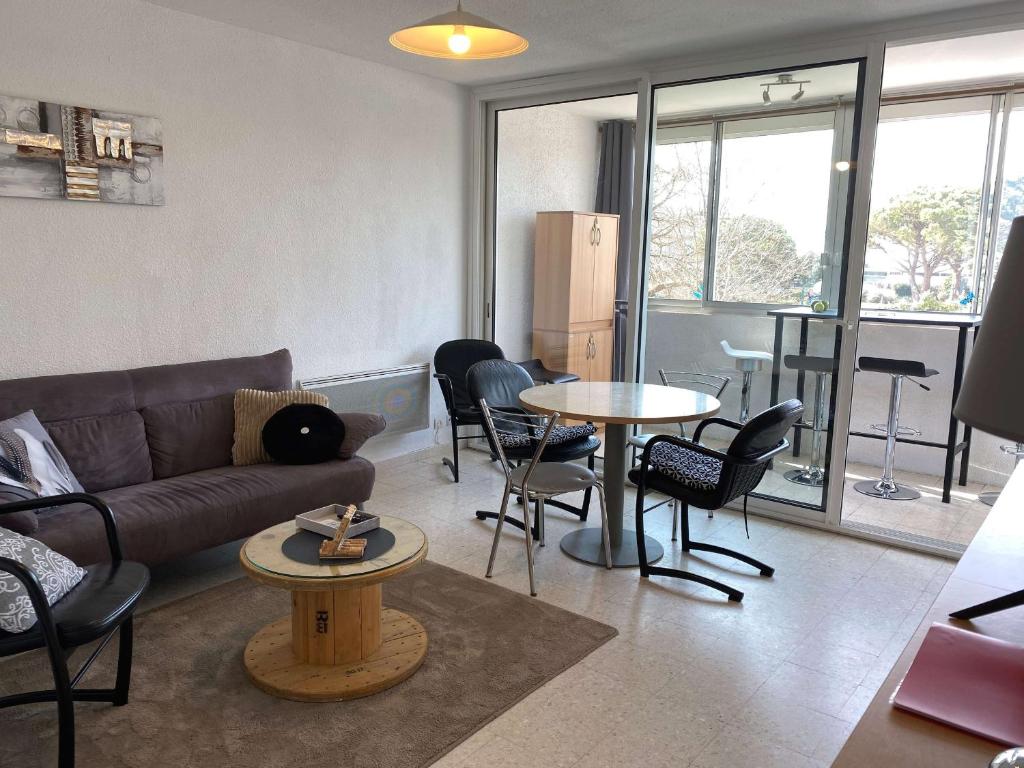 Appartement 3 pièces tout confort avec loggia fermée et équipements modernes, proche des Thermes - FR-1-553-208 - 1