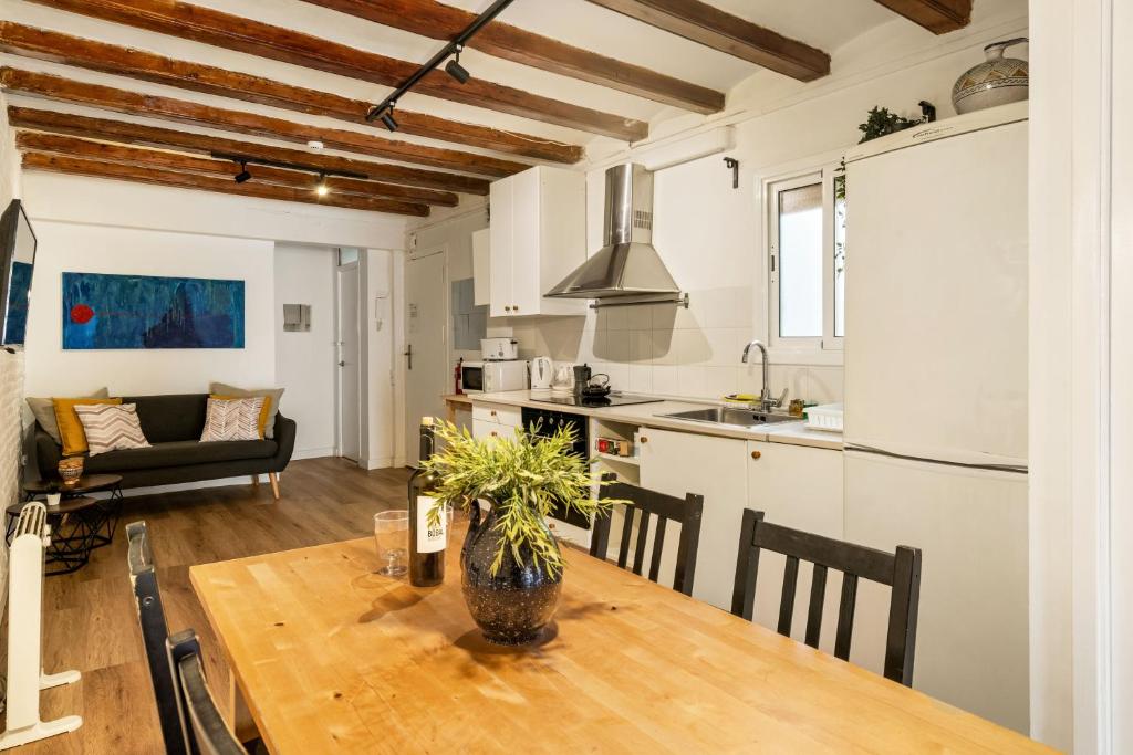 Renovated Apartment Charming Artistic Apartment - 3