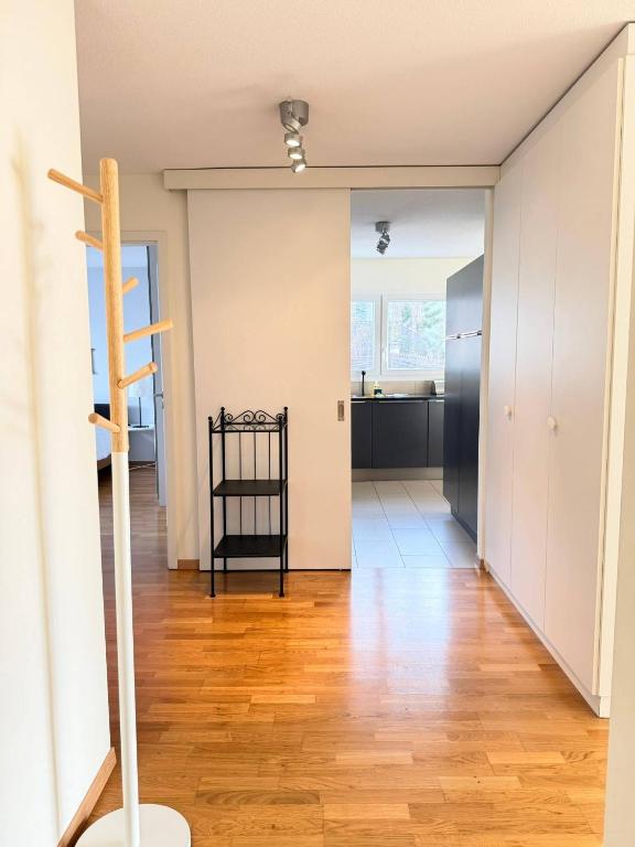 179 Comfortable sunny quiet good location and free parking included - 4