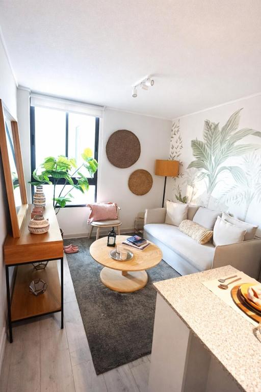Modern and comfortable for two with great connectivity - 5