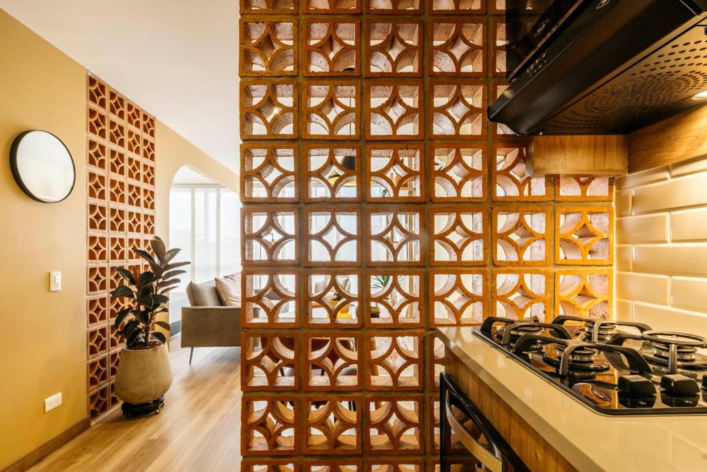 Modern Paisa Inspired Apt in Laureles - 5