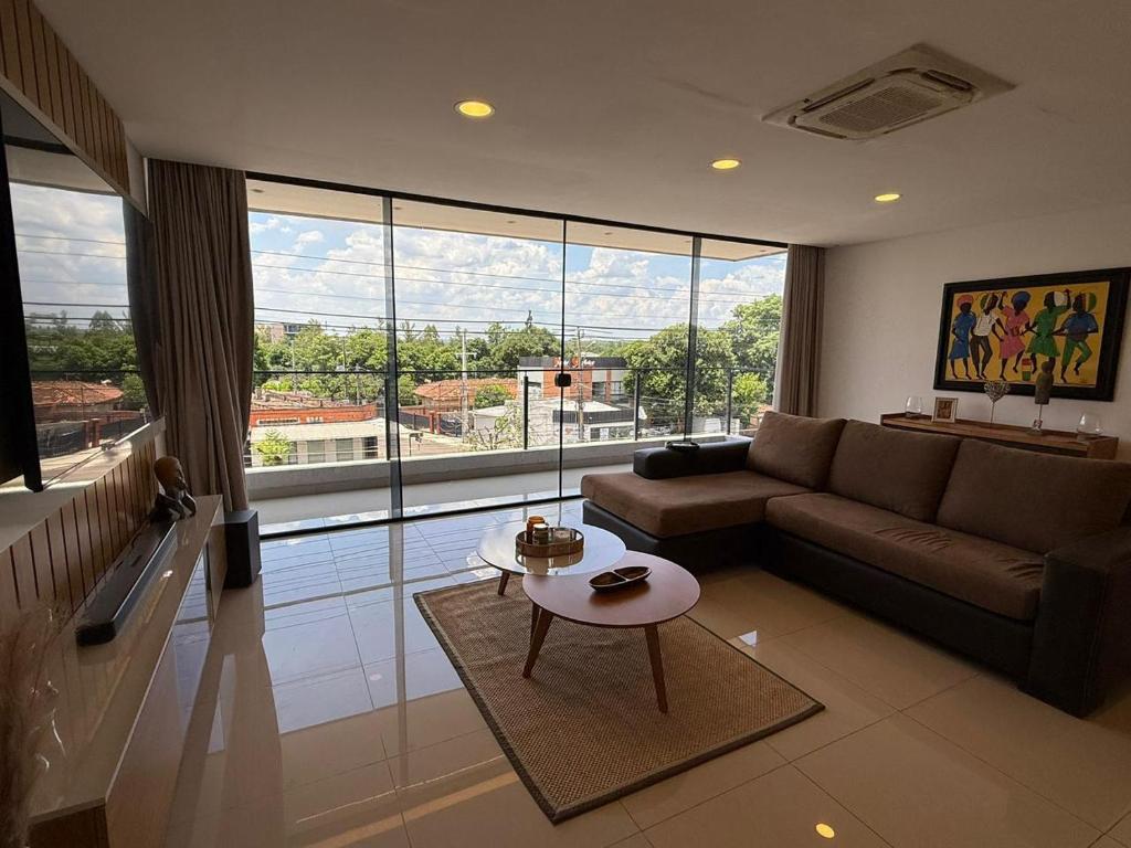 Luxury 1BR, Parking , Shopping Area - 2