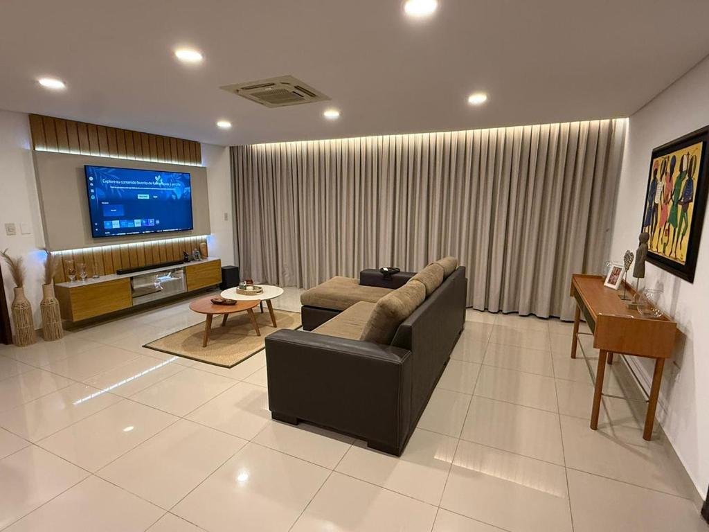 Luxury 1BR, Parking , Shopping Area - 5