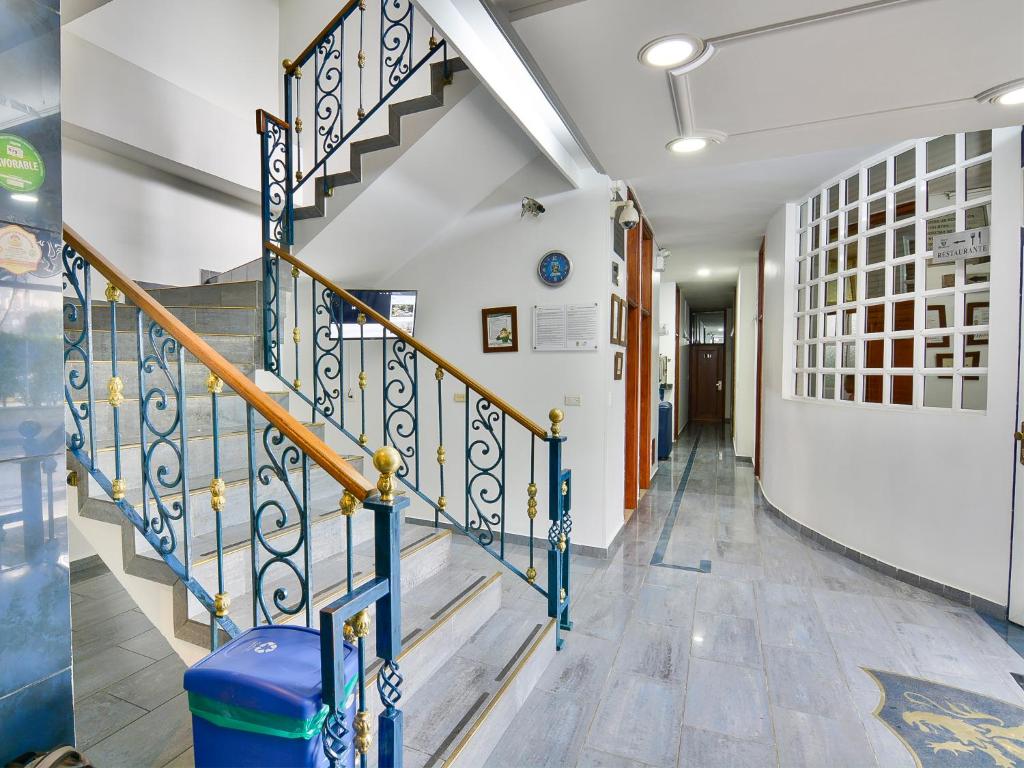 Hotel Monarca photo
