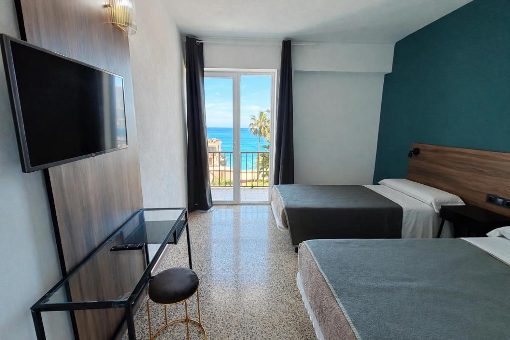 Hotel OCTOPUS - 1