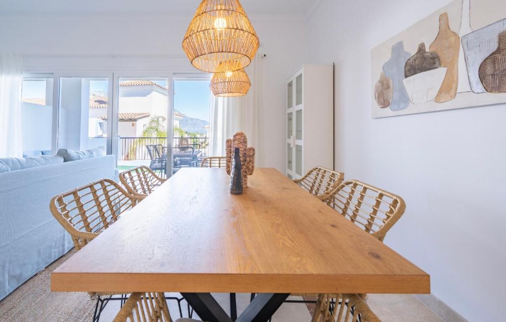 Modern Luxurious 3-Bedroom Residence with Resort Amenities - 3