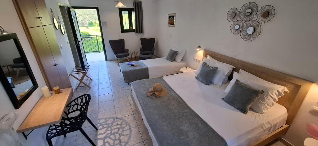 Yianetta Hotel & Suites — Hotel rooms in Kavos, Ionian Islands