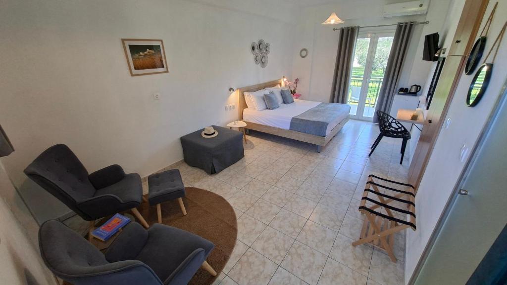 Yianetta Hotel & Suites — Hotel rooms in Kavos, Ionian Islands