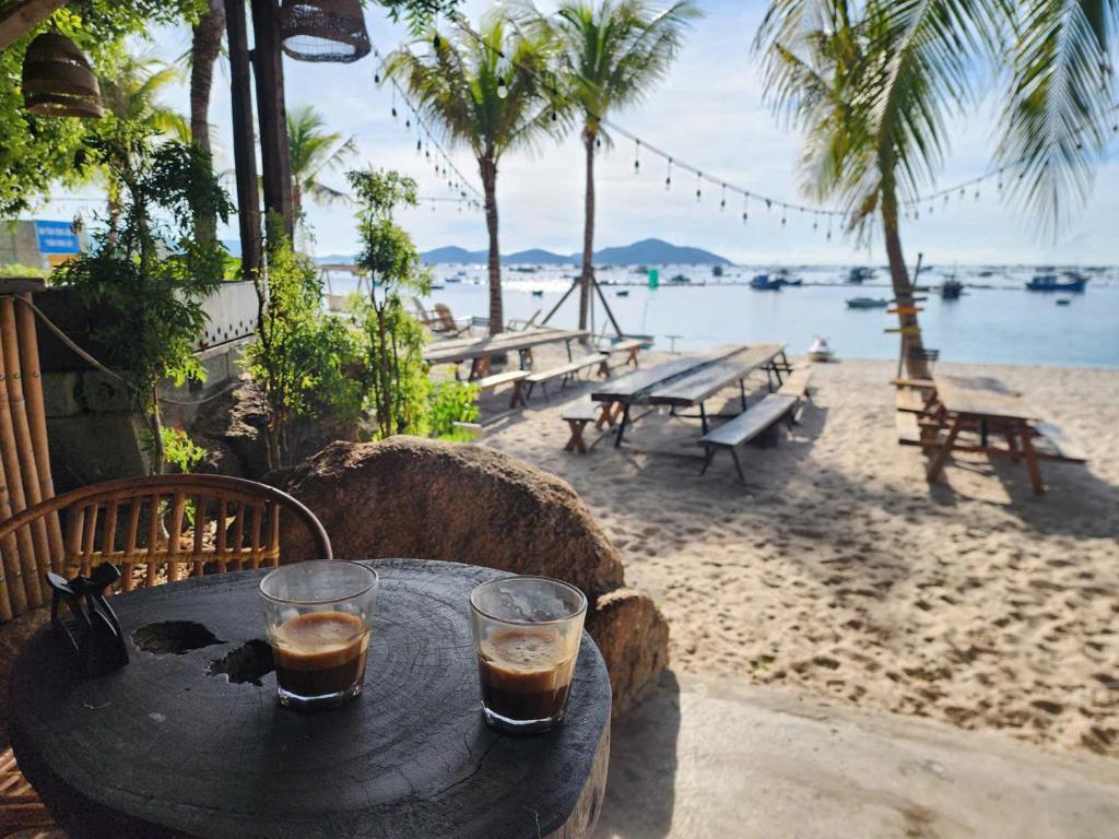 Oceanfront villa Nha Trang giá phòng