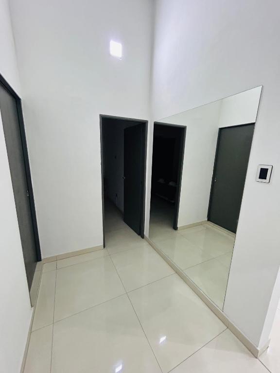 Departamento ESTRADA ideal para pasajeros en tránsito, viajes laborales o estadías cortas Ubicado en Ezeiza, a solo 20 minutos del Aeropuerto Internacional Ministro Pistarini, ofrece comodidad y practicidad para hasta 4 personas - 4