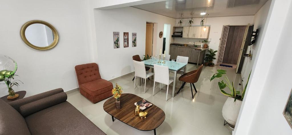 Casa Laureles 2do Parque - 1