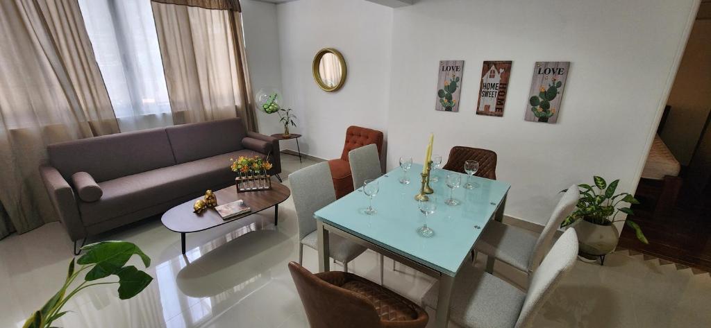 Casa Laureles 2do Parque - 5