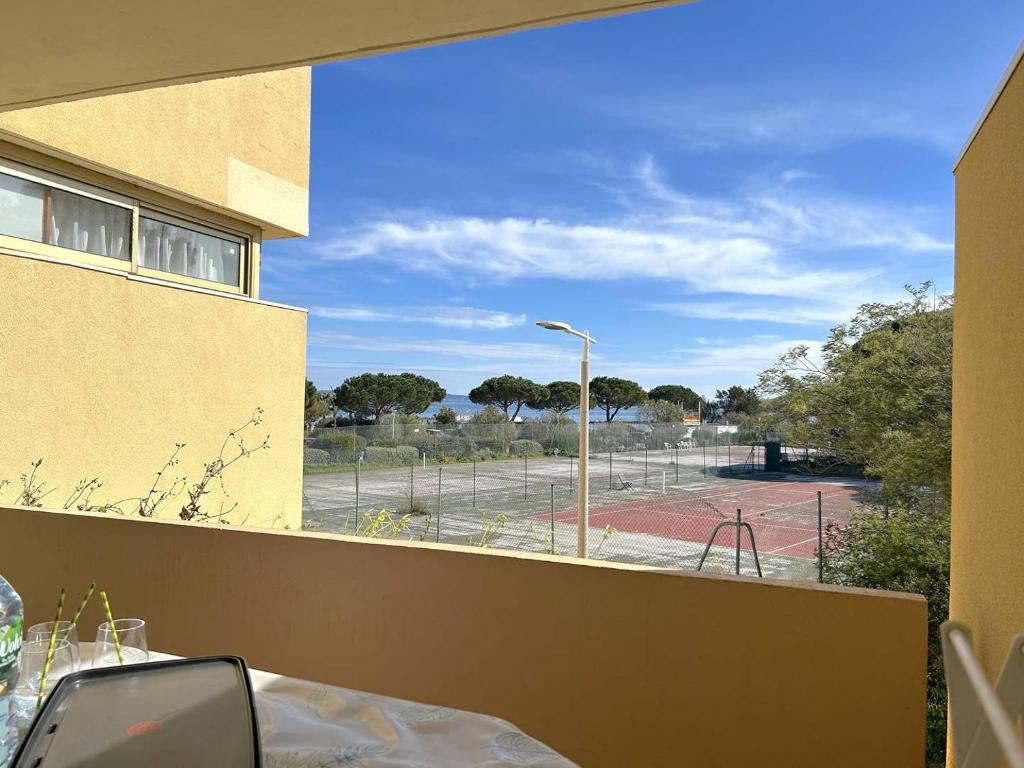 BO490-022 Appartement Studio coin nuit 4 couchages BORMES LES MIMOSAS - 2