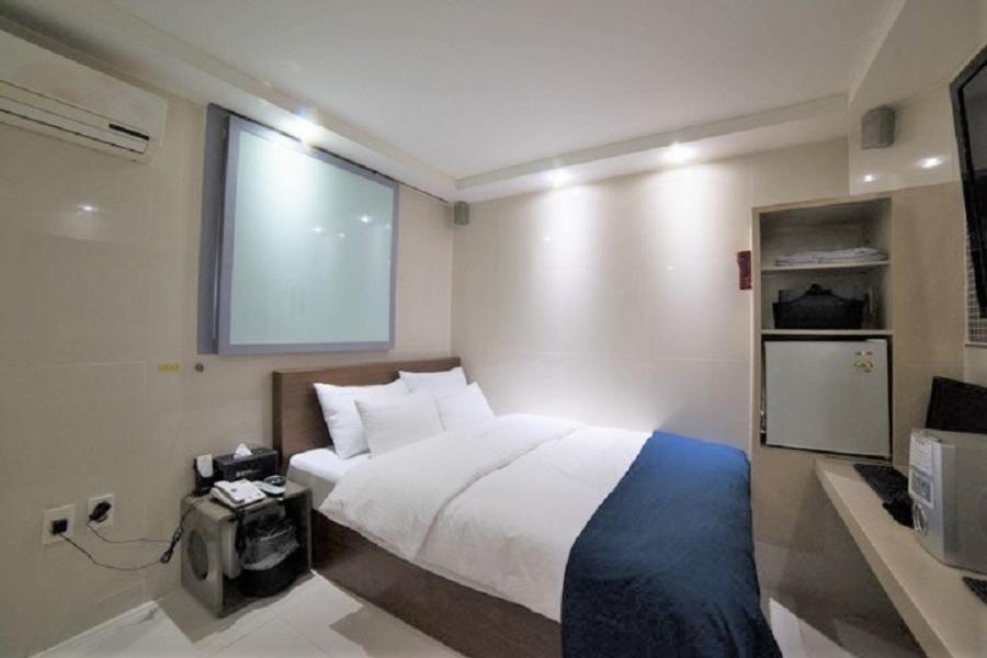 MW Hotel photo