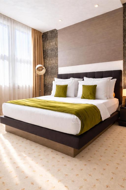 Atera Business Suites - 1