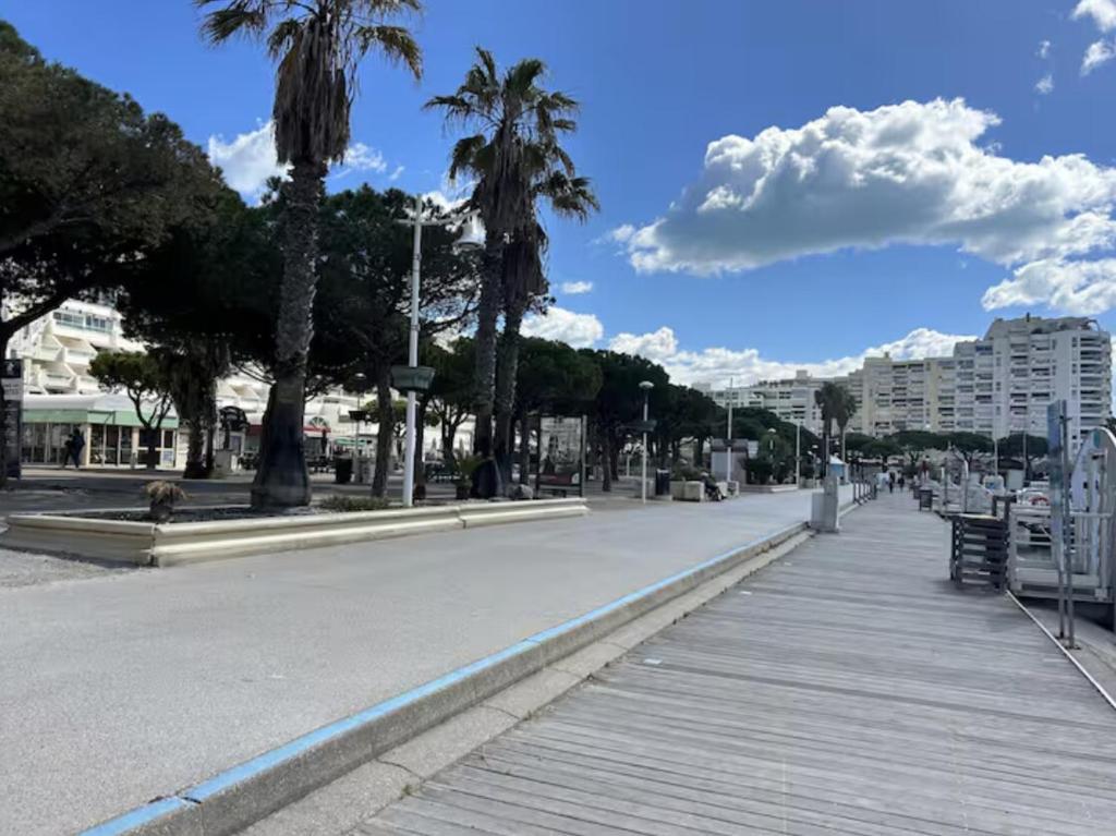 Studio vue port Carnon - à 2 pas des plages - 3